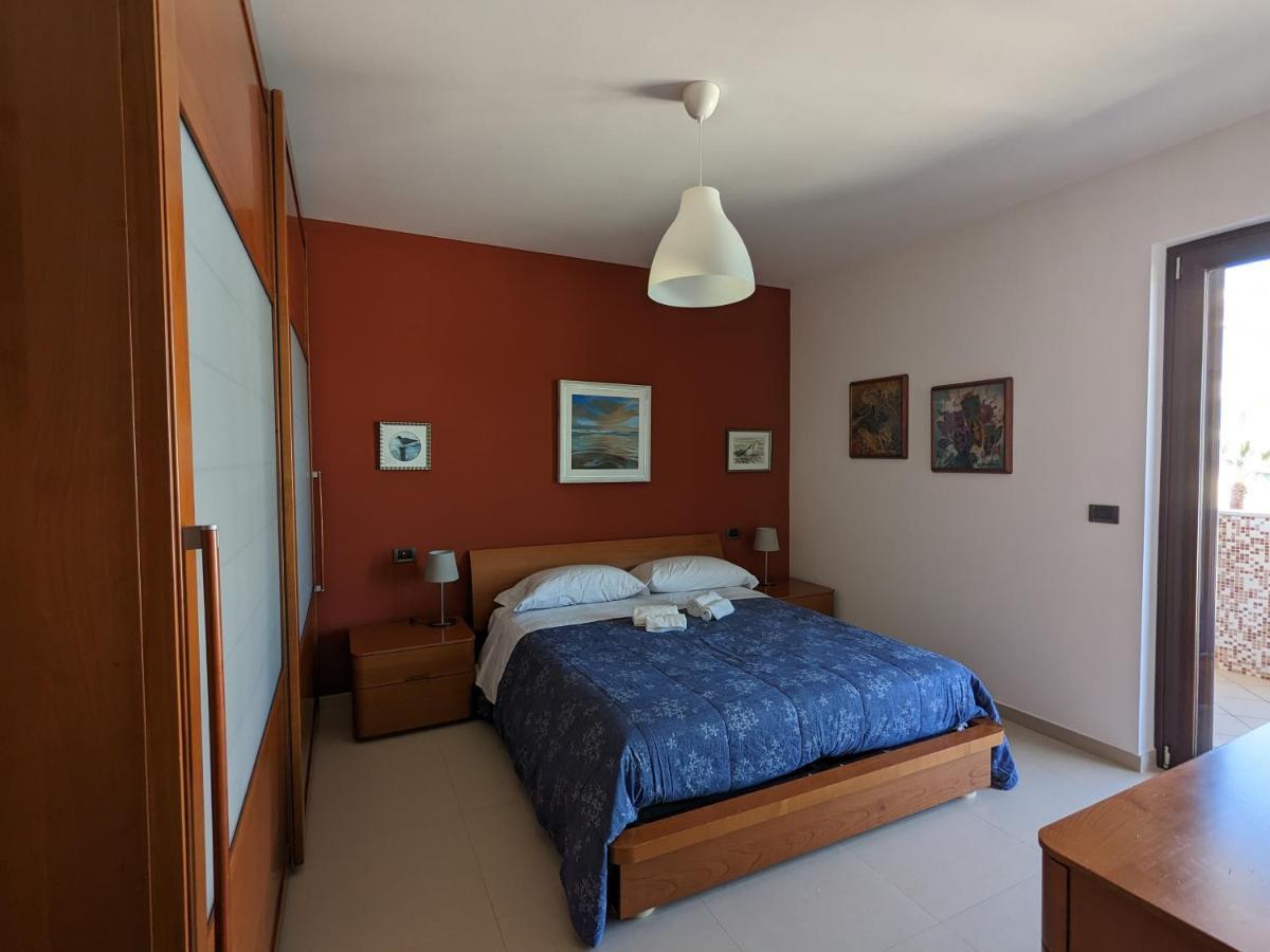 La Casa Dei Due Mari - Large Apartment With Parking Taranto Exteriér fotografie